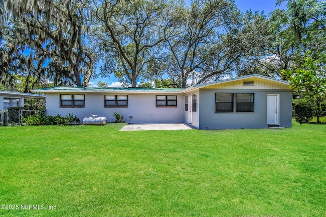 Building Photo - 5011 Bedford Forest Dr