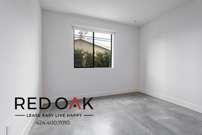 Building Photo - 5727 La Mirada Ave