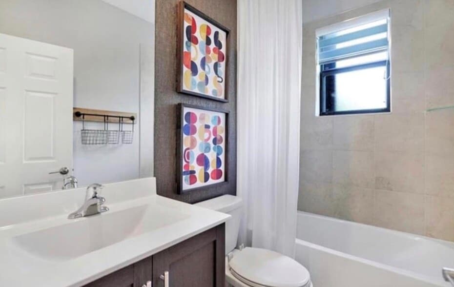 Building Photo - 378 NE 47th Pl