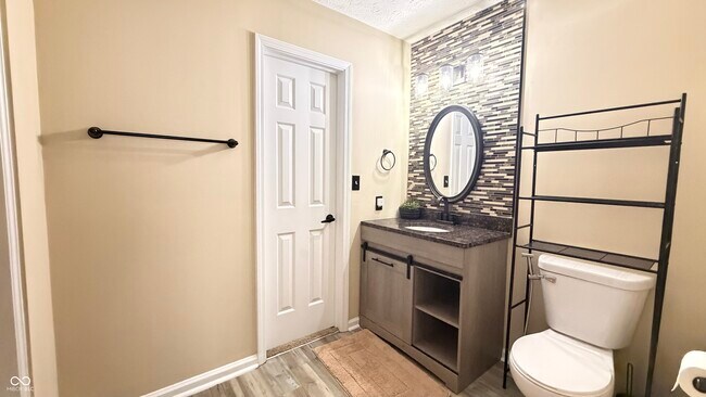 Building Photo - 6010 Lakeside Manor Ave