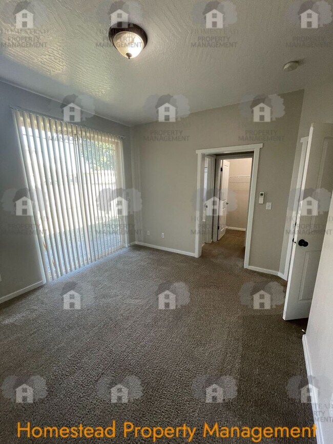 Building Photo - 168