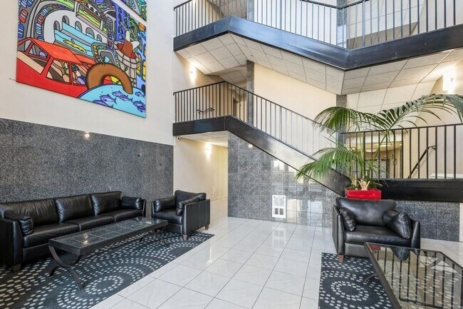 Building Photo - 17 Meadow Rd