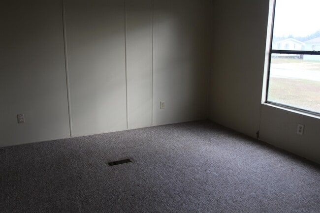 Building Photo - 609 Sapling Ln