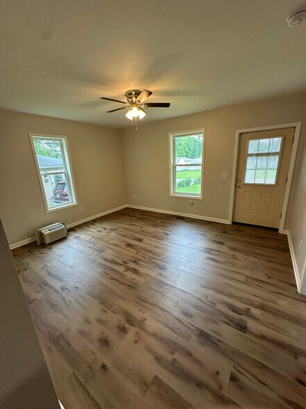 Building Photo - 29 W Woodland Ave