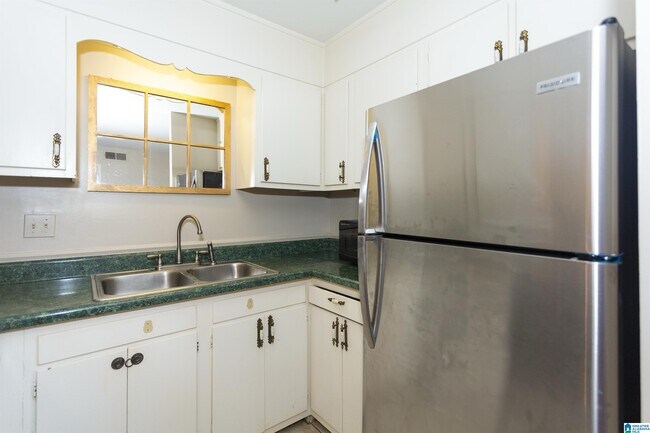 Building Photo - 2014 Montreat Pkwy