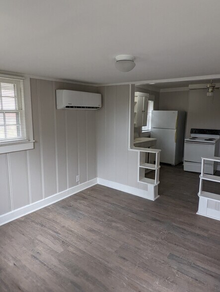 Building Photo - 1004 Ewing Blvd