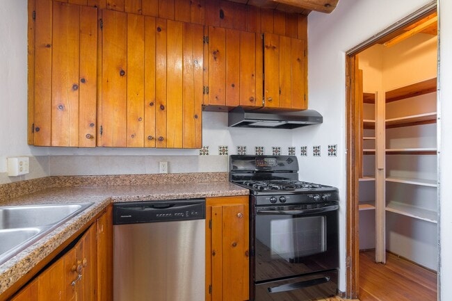 Building Photo - Santa Fe Traditional Home