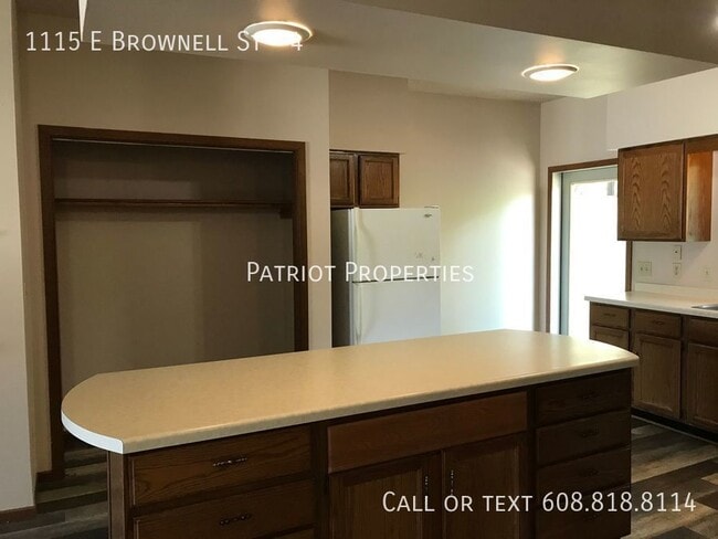 Building Photo - 1115 E Brownell St