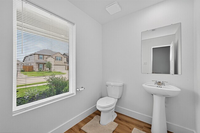 Building Photo - 27615 Village Cir Dr
