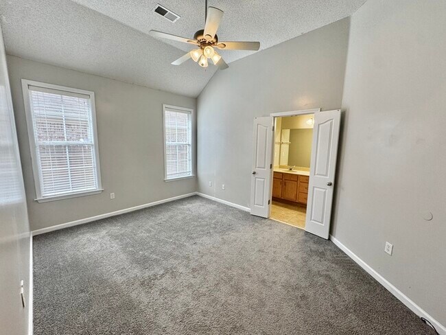 Building Photo - 12240 Longleaf Oak Trail