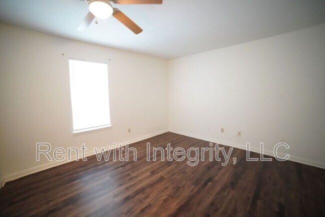 Building Photo - 2555 Chateau Ln