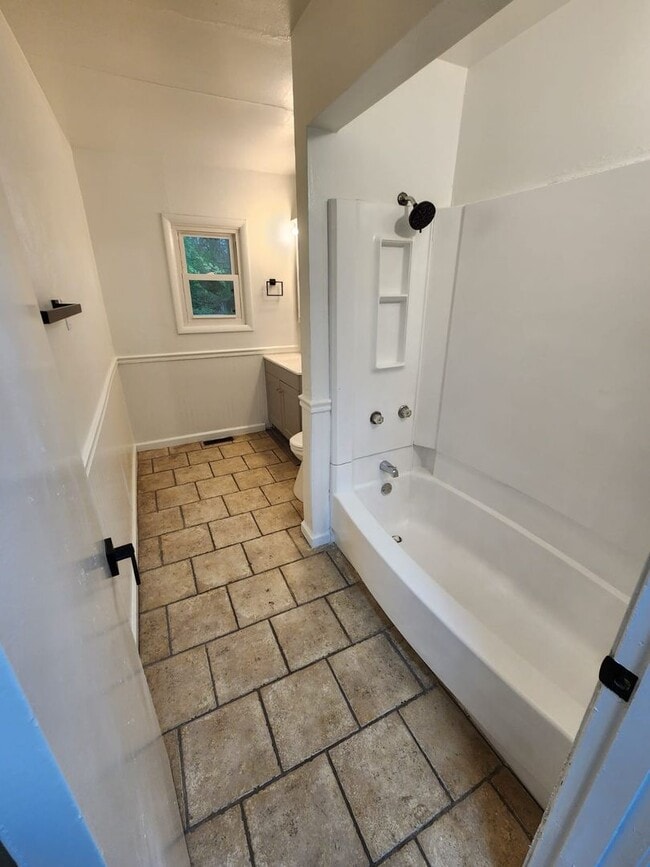 Building Photo - Shawnee Country Rental – 3 Bed, 1 Bath Hom...