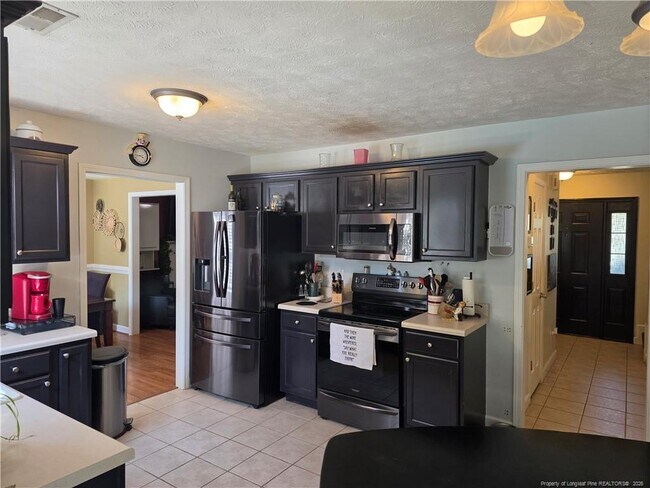 Building Photo - 247 Valley View Ct