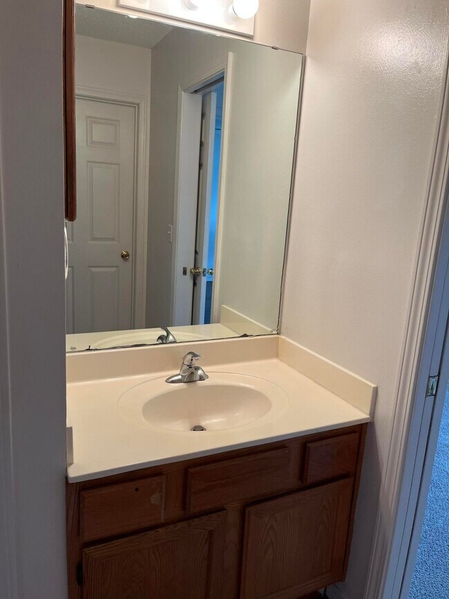 Building Photo - 567 Florosa Ct