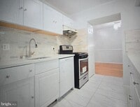 Building Photo - 11210 Cherry Hill Rd