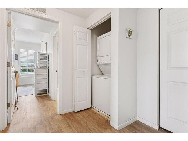 Building Photo - 675 N 1st St