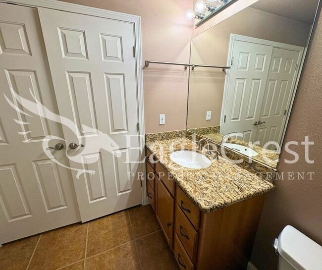Building Photo - 44 Vinehill Dr