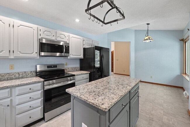 Building Photo - Lake Monticello Rental 3Bed/3Bath House