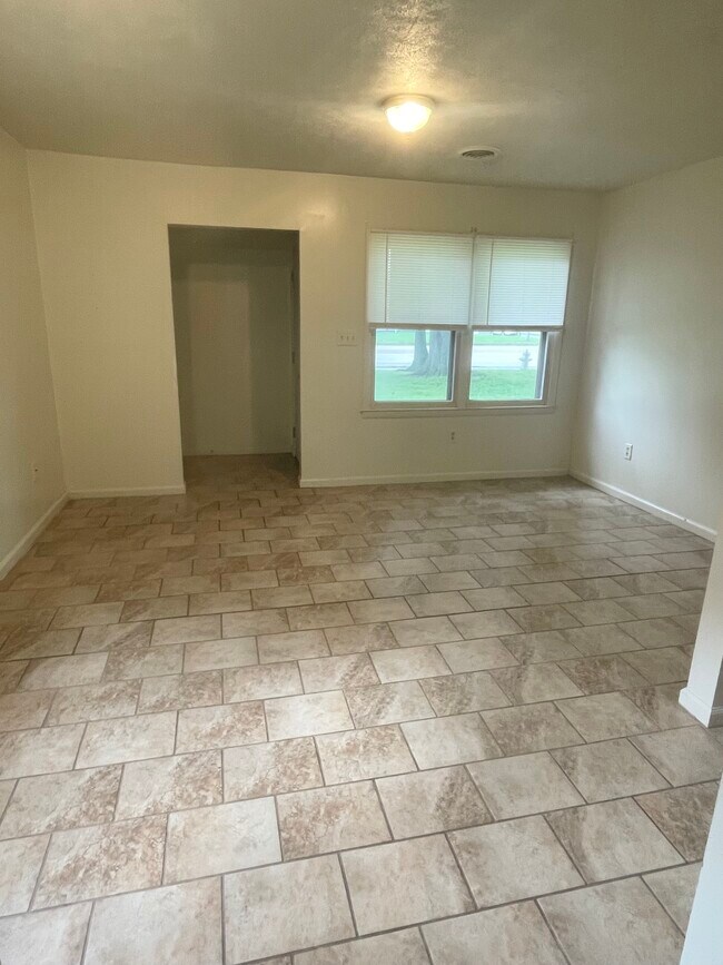 Building Photo - 2208 Park Ave