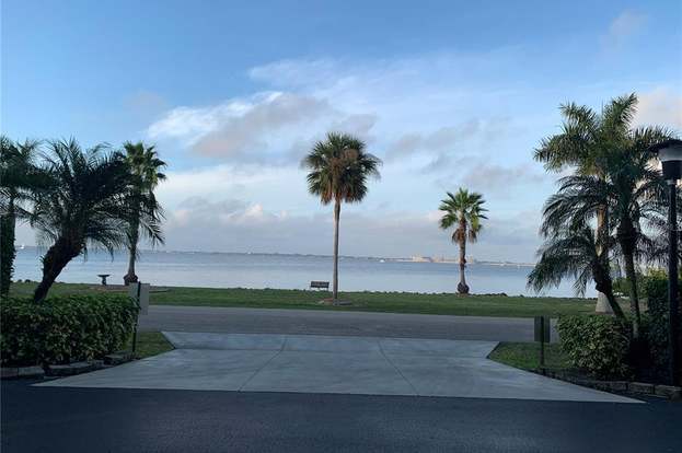 Building Photo - 1500 Park Beach Cir