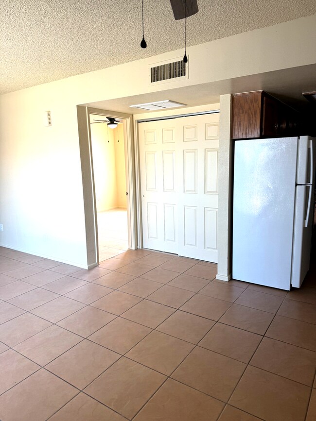Building Photo - Triplex - Ave A