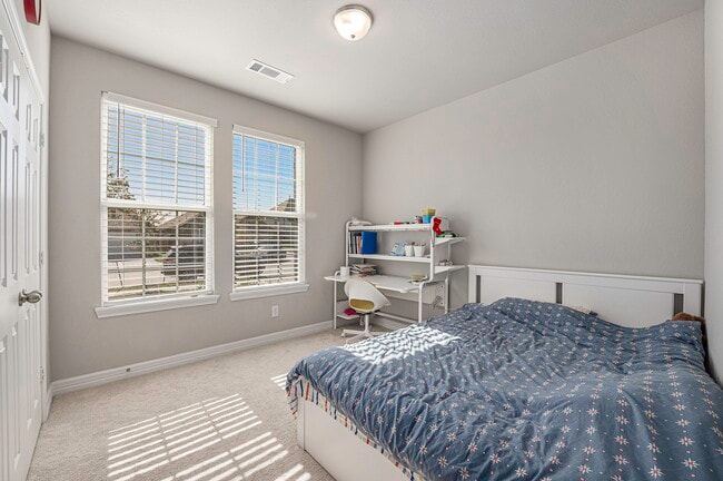 Building Photo - 104 Sea Glass Cv