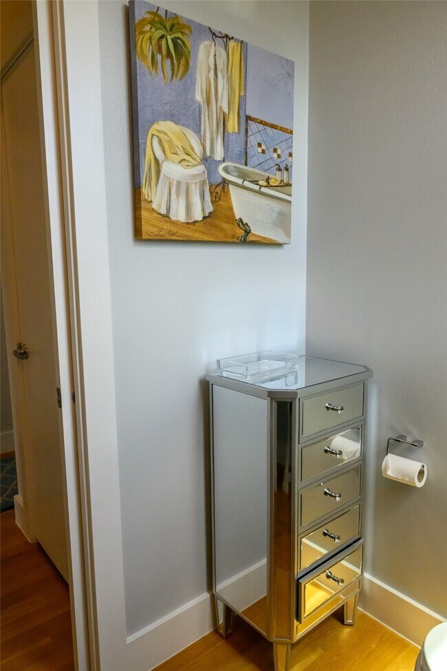 Building Photo - 4618 Nichols St