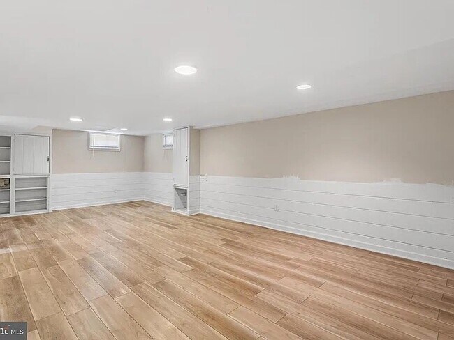 Building Photo - 600 Maple Ave
