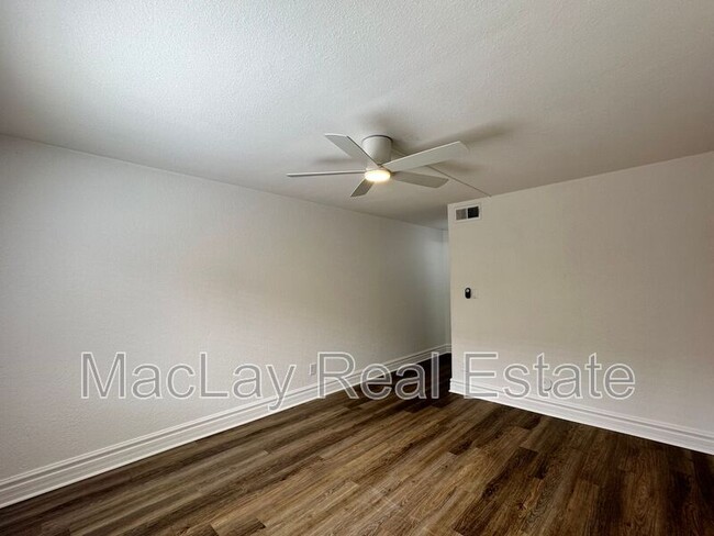 Building Photo - 3825 E Camelback Rd