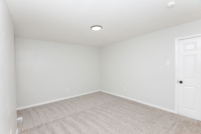 Building Photo - 422-424 W 30th Street