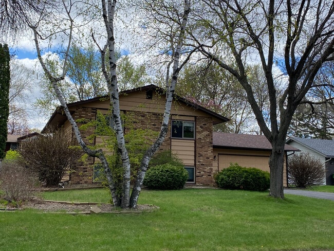 Primary Photo - 2431 Mounds Ave