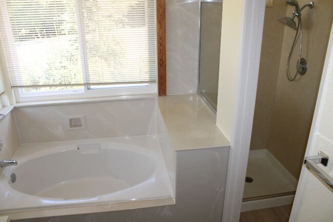 Building Photo - 151 Grenadine Way