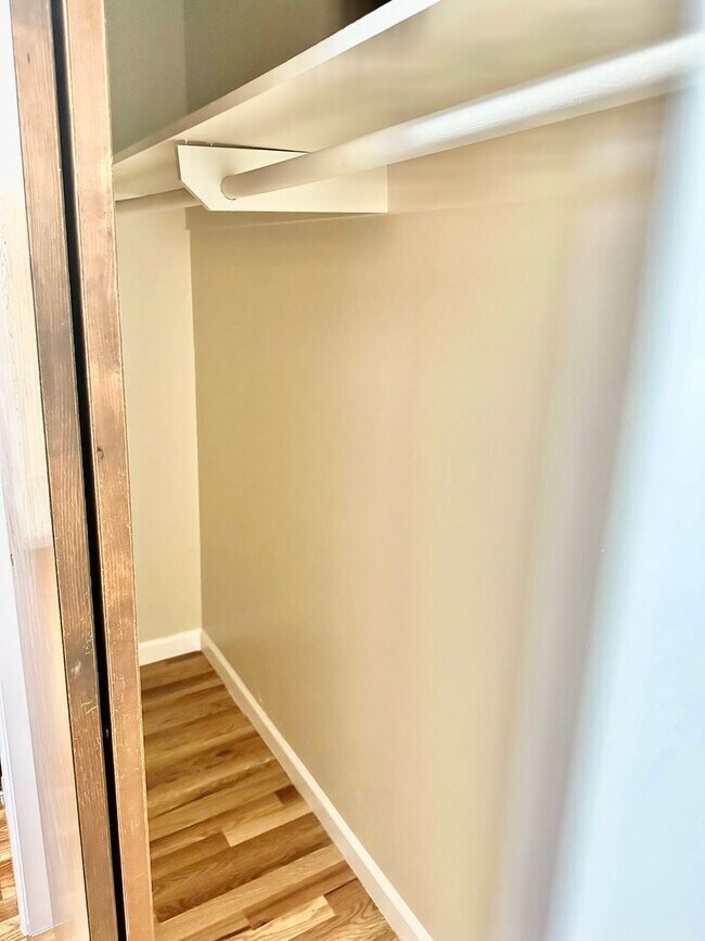 Building Photo - Spacious North Fresno 4/3 with Pool