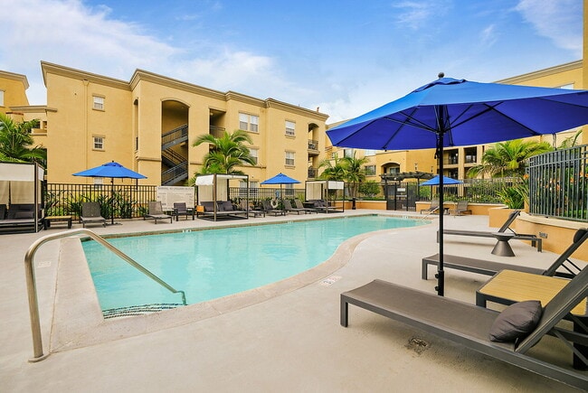 Building Photo - Pinnacle at Fullerton