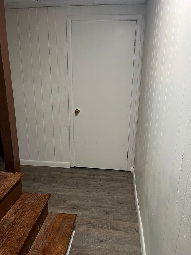Building Photo - Newly Remodeled Single Family Home - Howar...