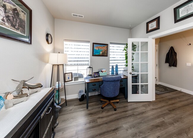 Building Photo - Luxury Ranch-Style Home for Rent | Wolf Ranch | D20 Schools | Pikes Peak Views