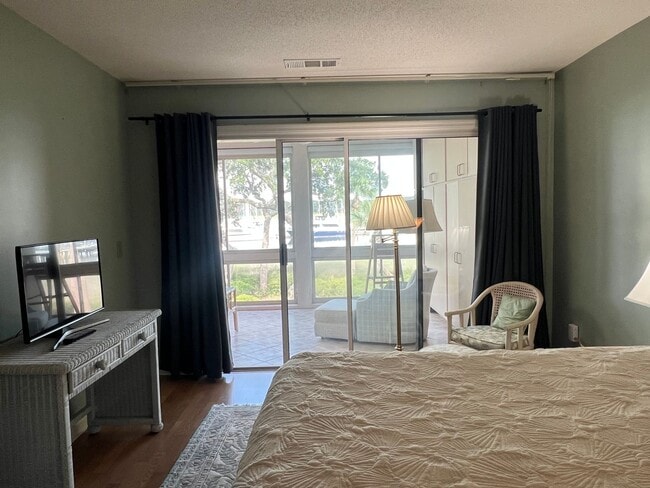 Building Photo - Furnished Waterfront Condo in Hilton Head Plantation - Mariners Pt