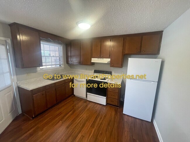 Building Photo - 317 Highland Heights Dr