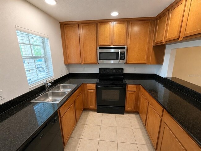 Building Photo - 9410 Charlesberg Dr