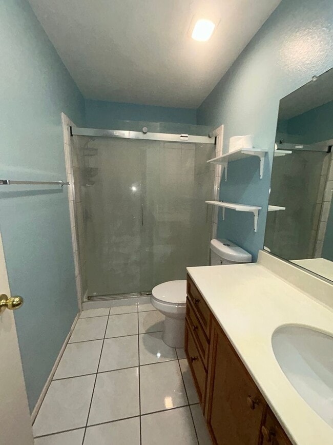 Building Photo - Spacious 2-Story Home in Prime Location