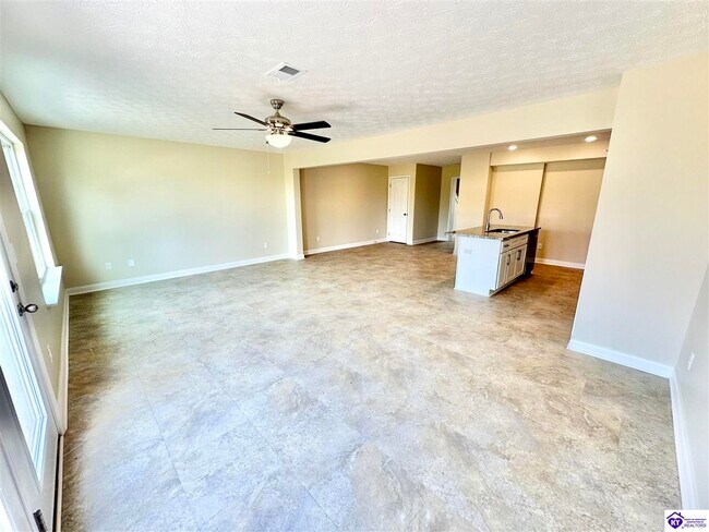 Building Photo - 214 Dixon Cir