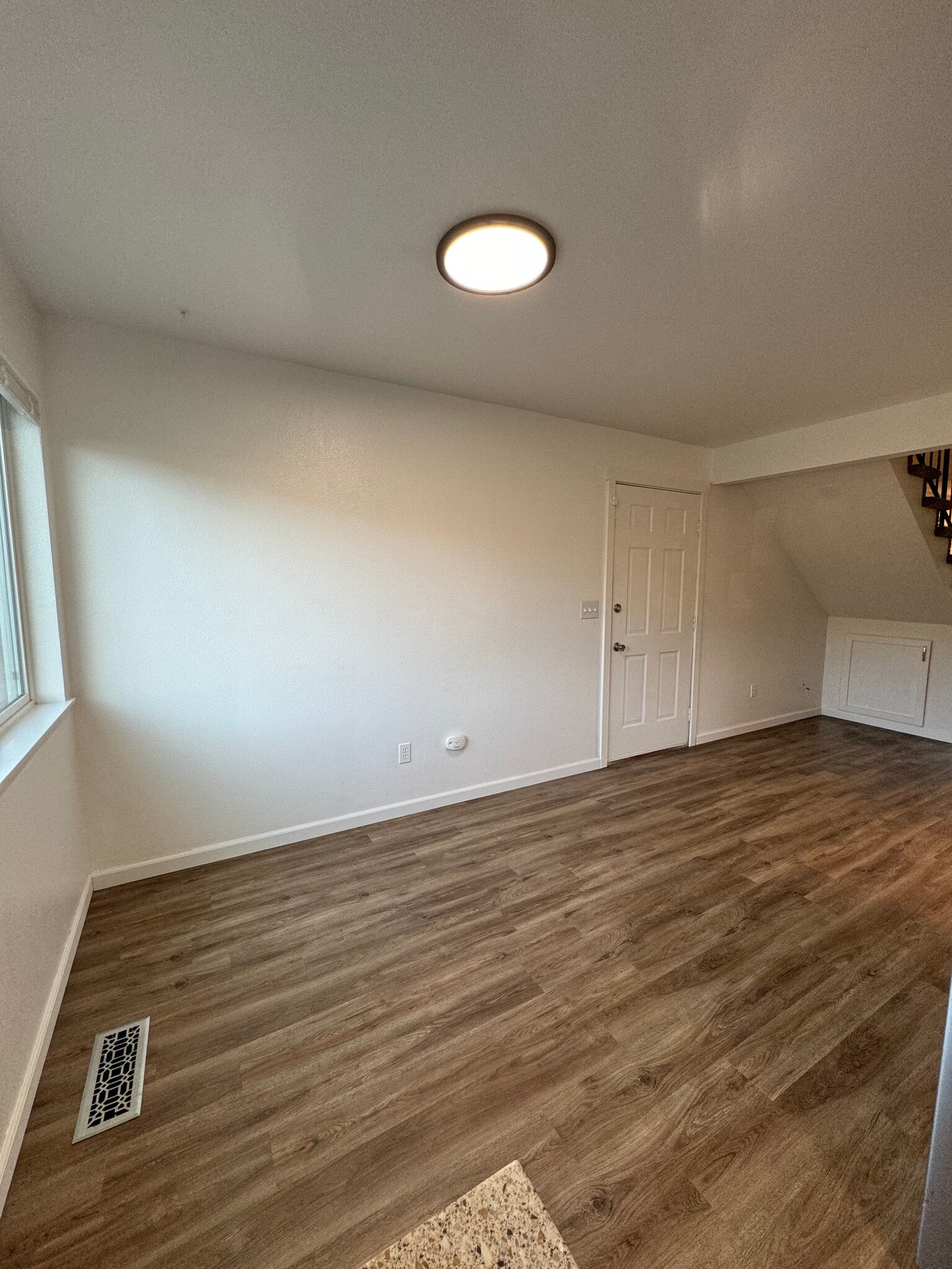 Building Photo - 5635 N 49th St