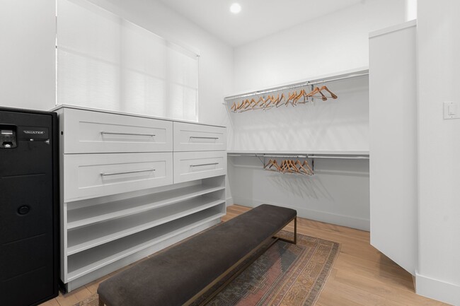 Building Photo - 505 Mission Bell Cv