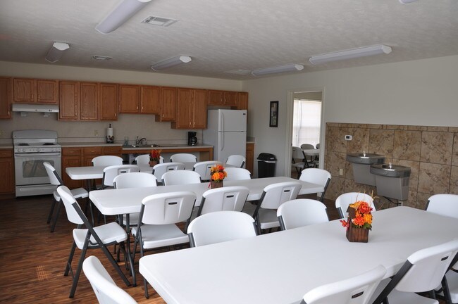 Building Photo - Elizabeth Lodge Apartments
