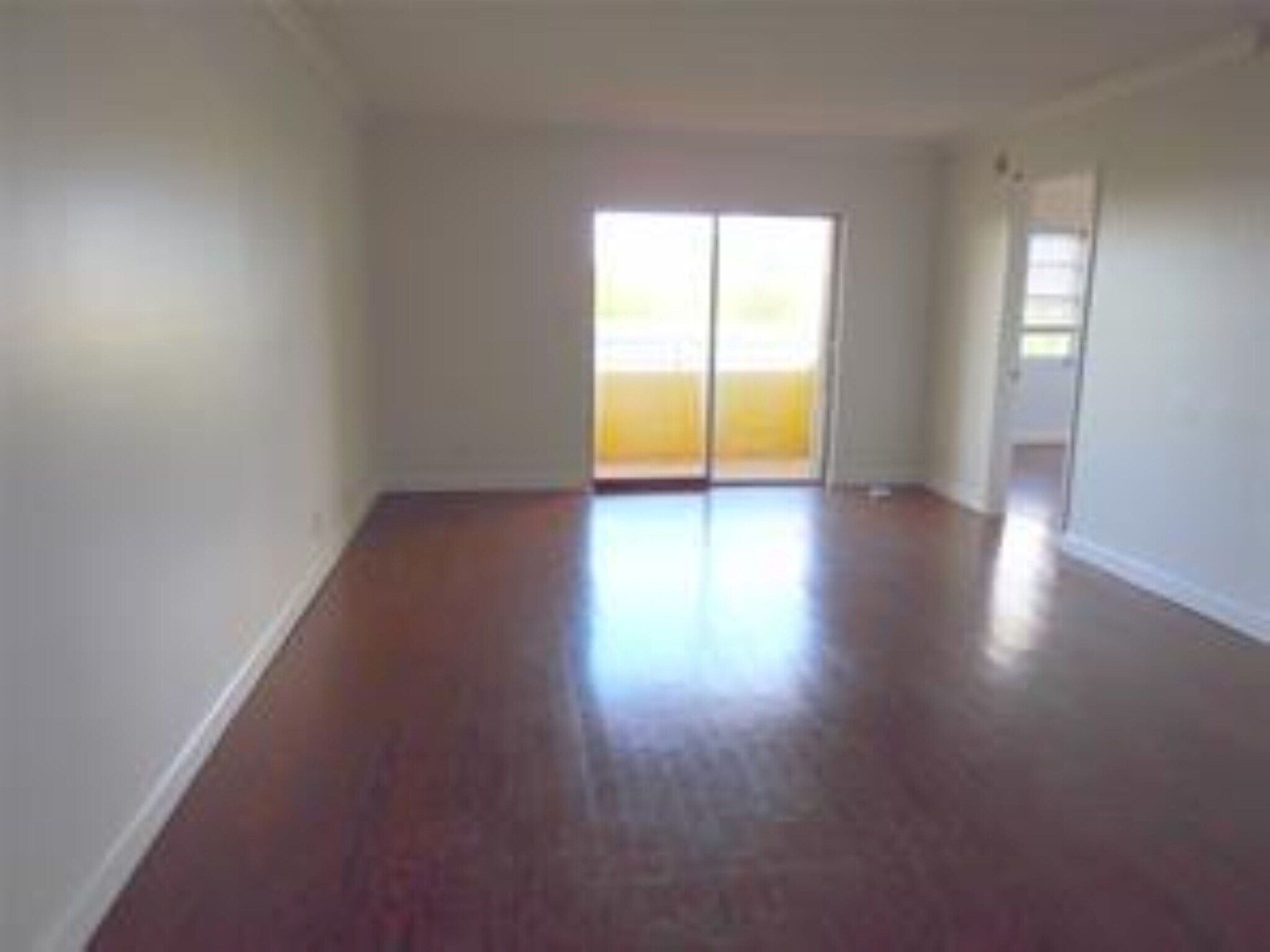 Building Photo - 900 NE 18th Ave