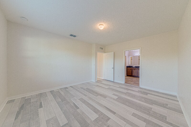 Building Photo - 16647 Broadford Ln