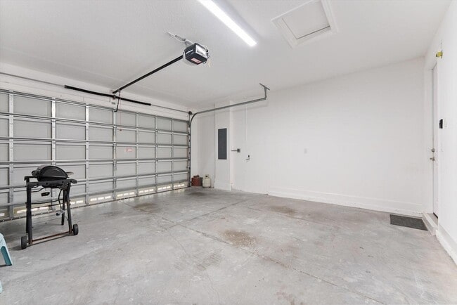 Building Photo - 1346 Harvester Xing