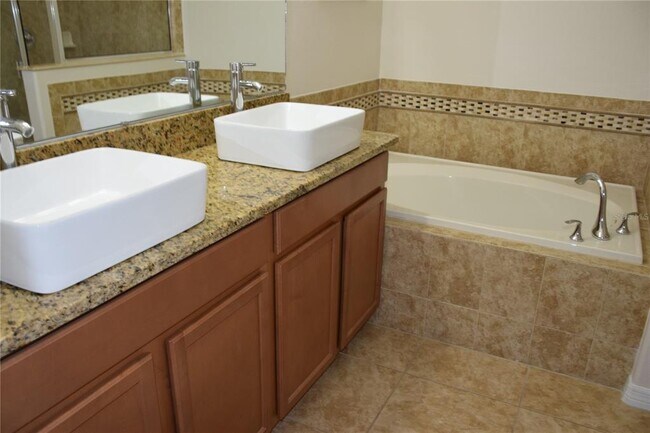 Building Photo - 2705 Carrickton Cir
