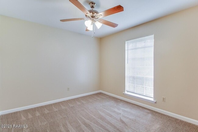 Building Photo - 242 Monteigne Dr