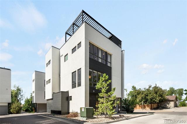 Building Photo - 1208 E Asbury Ave